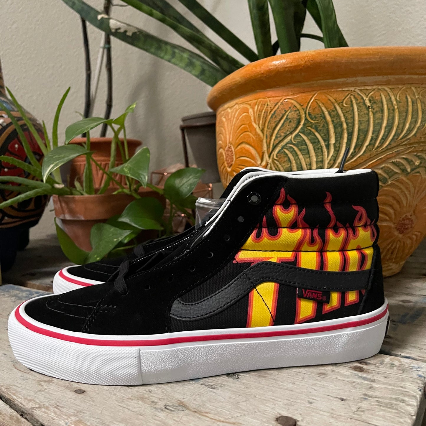 NWT Vans x Thrasher Sk8 Hi Pro Flames. Men’s Size 8.5.