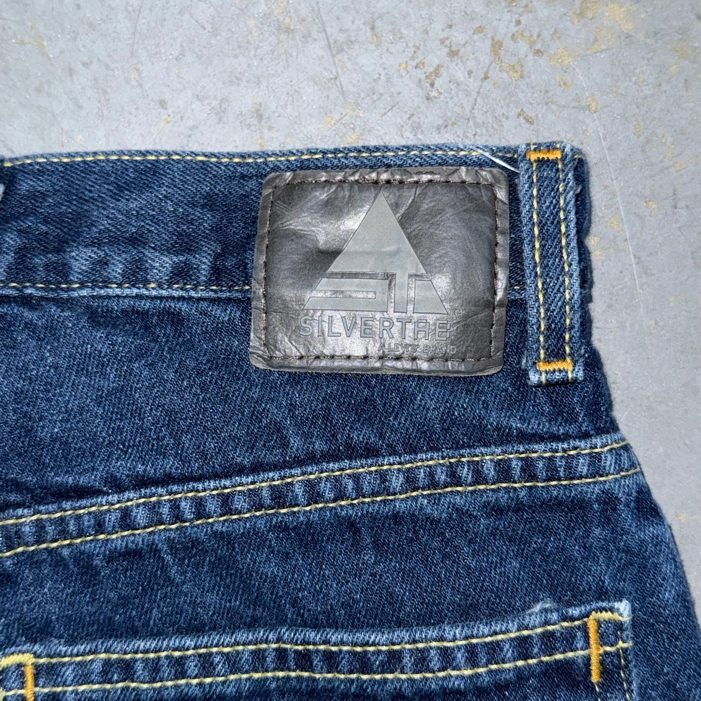 Vintage Y2K Levi’s Silvertab Baggy Jeans. Size 10 Regular 24x23