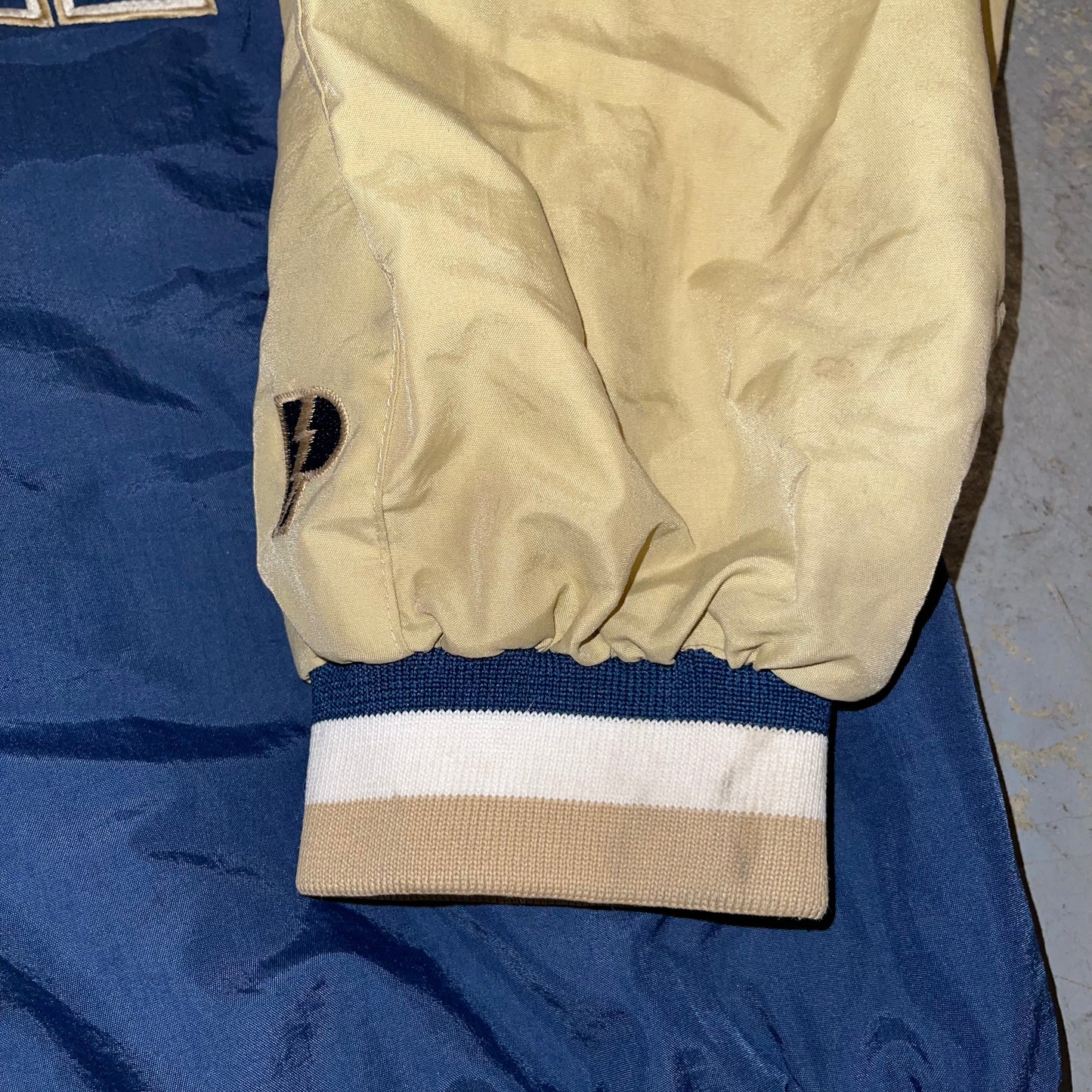 Vintage Pro Player Notre Dame Windbreaker Jacket Size XL