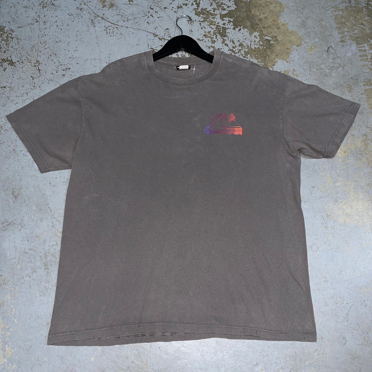 Quiksilver Y2K T-Shirt. Size XL