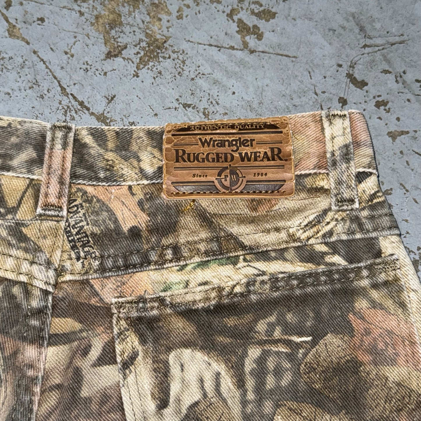 Vintage Wrangler Rugged Wear Camouflage Jeans