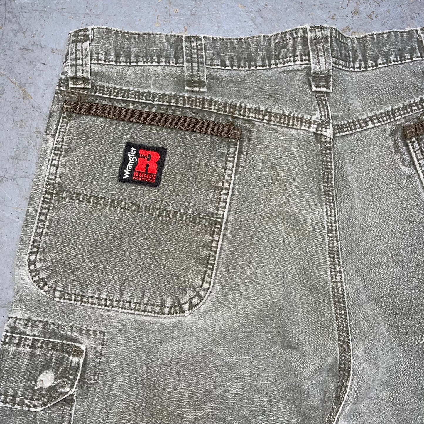 Wrangler Riggs Workwear Cargo Pants. Size 38x36
