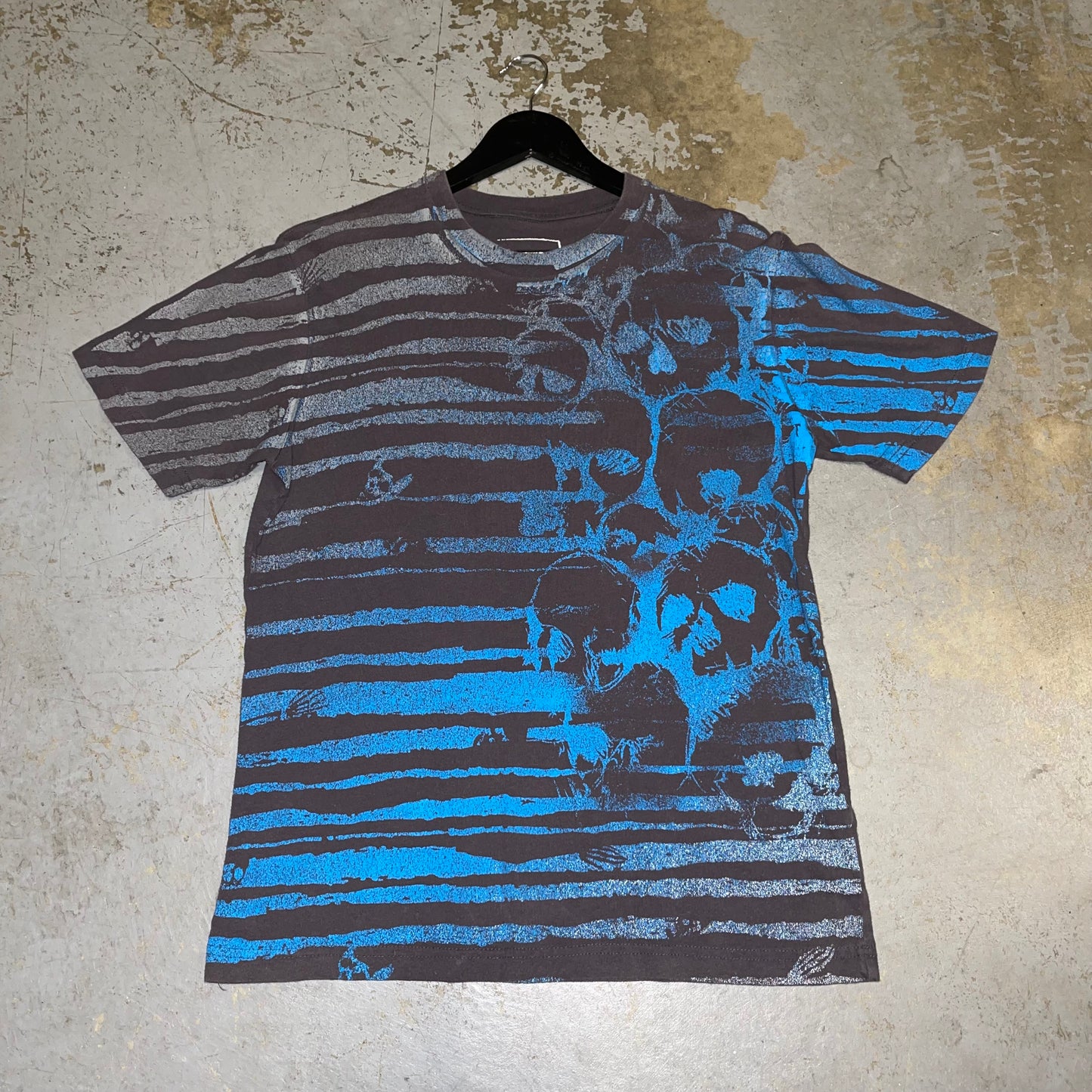 Unionbay Y2K Skulls T-Shirt. Size Medium