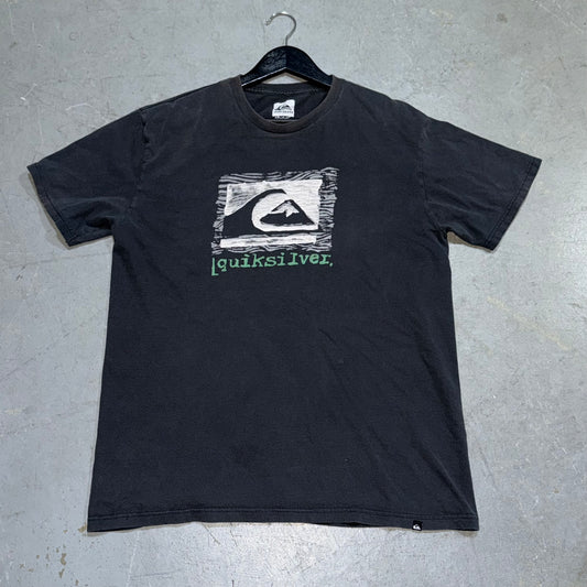 Modern Faded Quiksilver T-Shirt. Size L slim fit