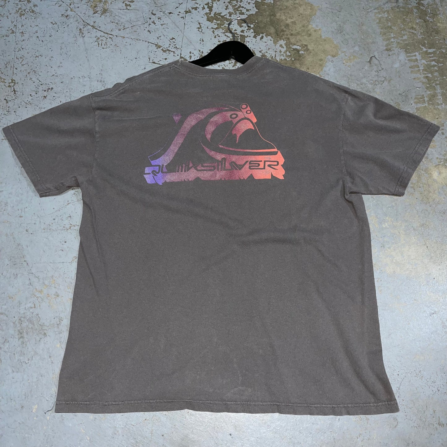 Quiksilver Y2K T-Shirt. Size XL