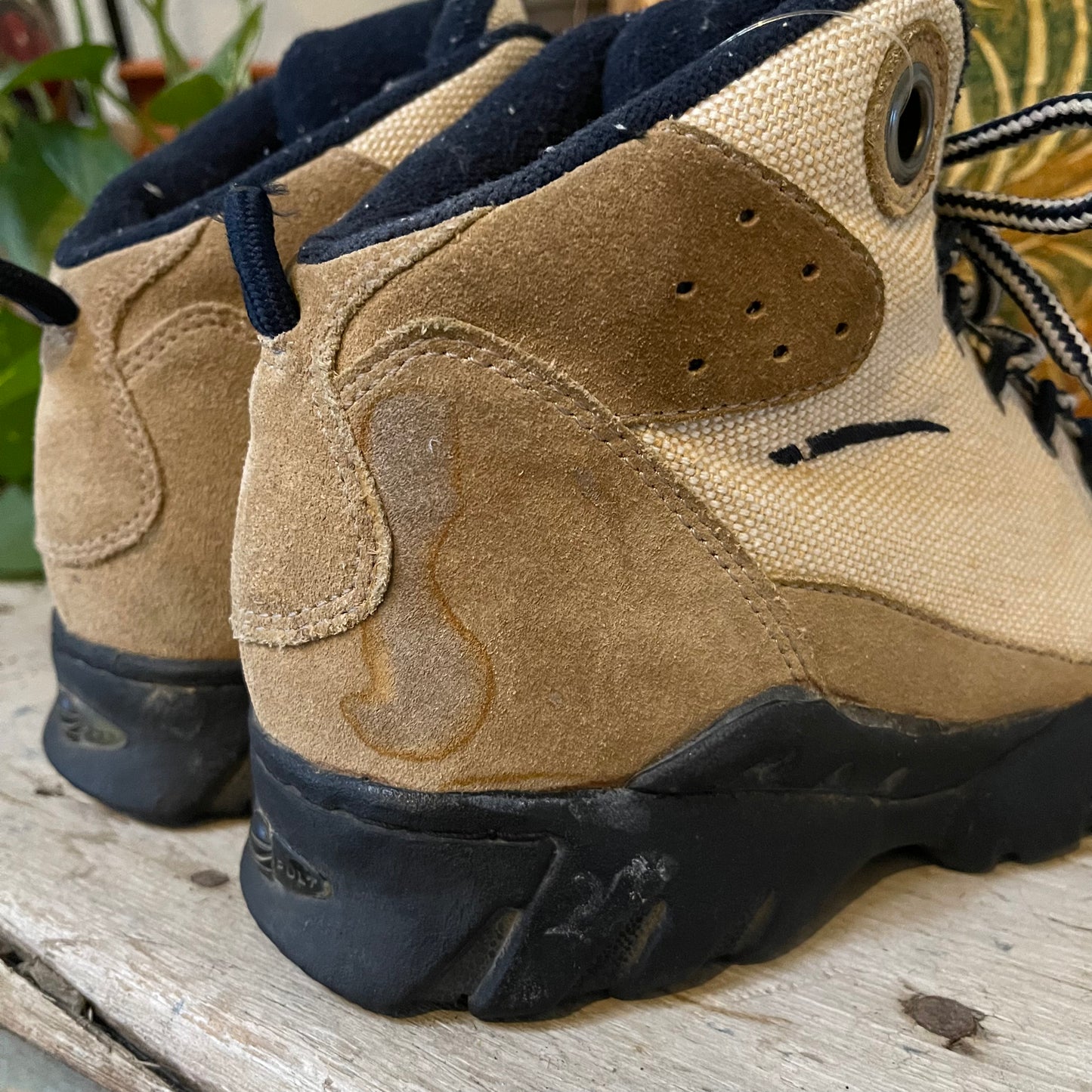 Vintage 1995 LA Gear Mudslide Hiking Boots Size 6