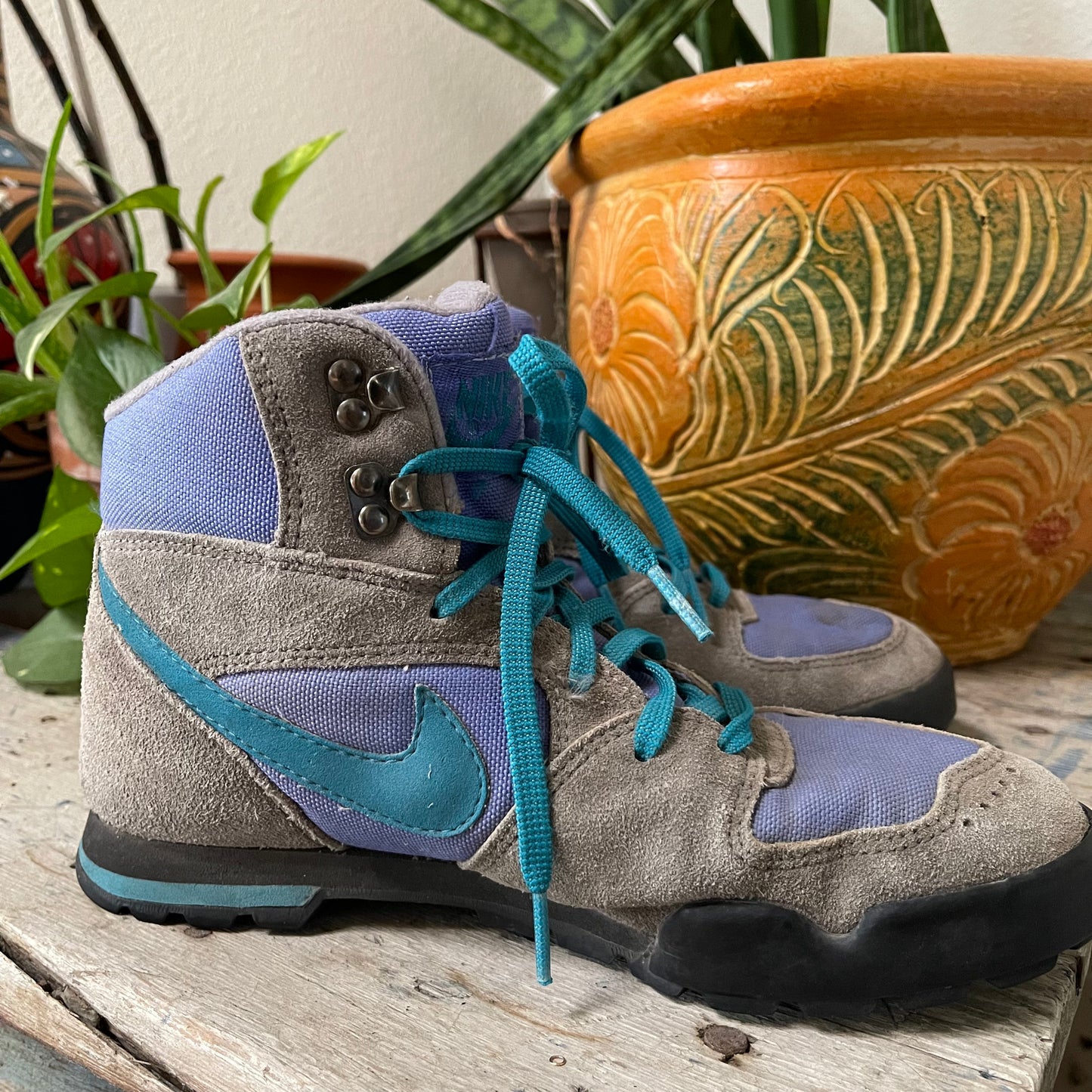Vintage 90s Nike Hiking Trail Boots Womens 7.5 Gray Suede Shoes