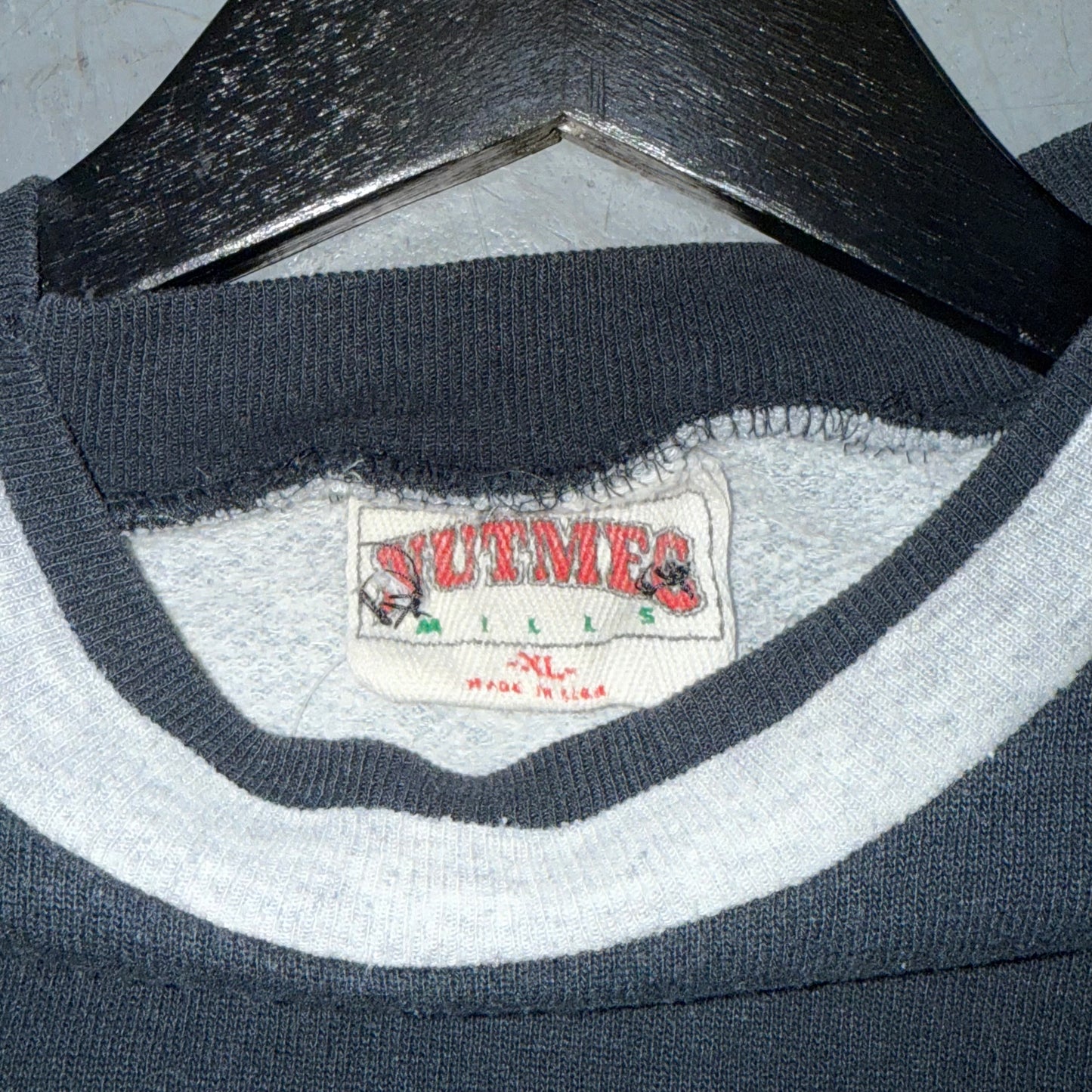 Vintage Los Angeles Raiders Nutmeg Sweatshirt. Size XL