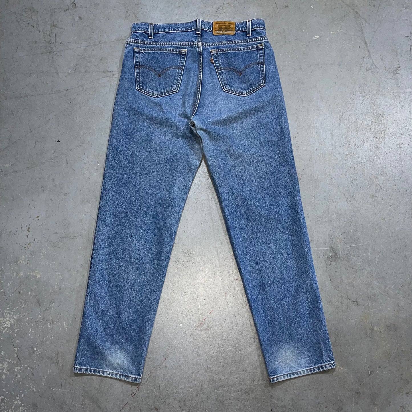 Vintage 90’s Levi’s 540 Relaxed Gold Tab Jeans. Size 36 x 32