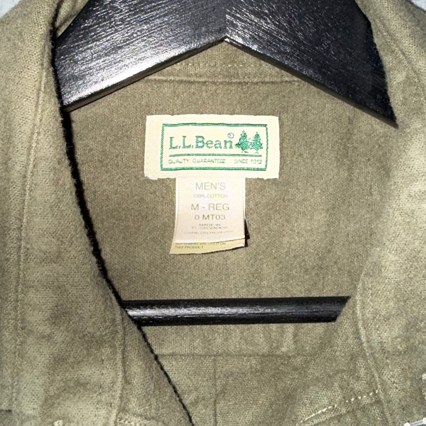 L.L.Bean 0 MT03 Olive Green Button Up Shirt. Size Med - Reg