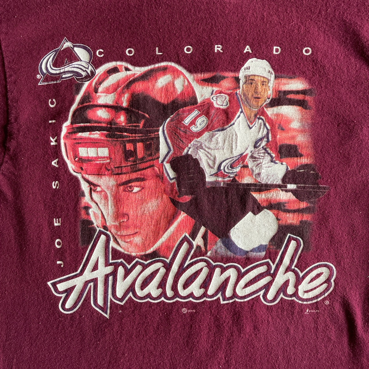 Vintage Y2K Colorado Avalanche Joe Sakic T-shirt. Youth XL
