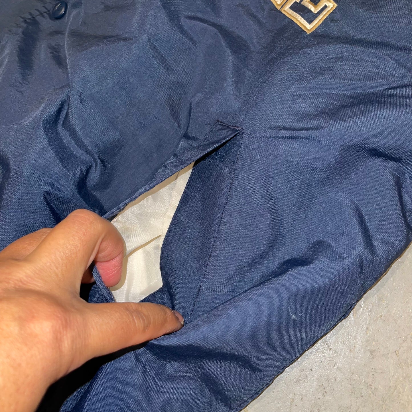 Vintage Pro Player Notre Dame Windbreaker Jacket Size XL