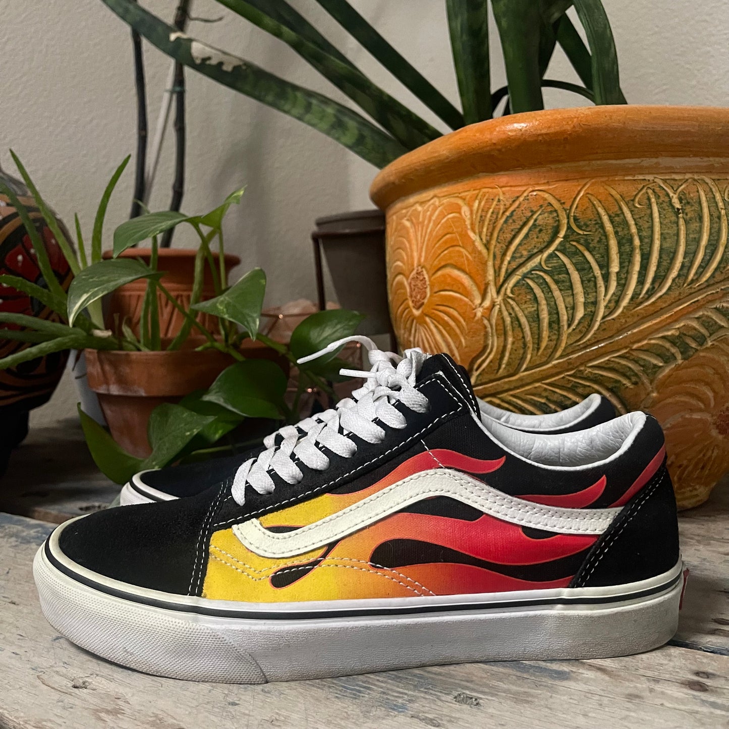 Old Skool Flame Shoe. Men’s size 8.5