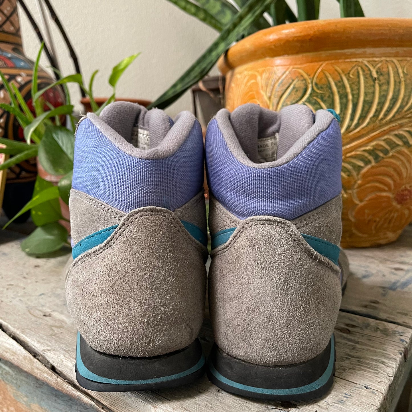 Vintage 90s Nike Hiking Trail Boots Womens 7.5 Gray Suede Shoes