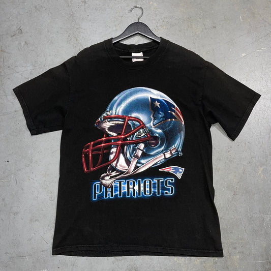 Y2K New England Patriots Helmet T-shirt. Size Large