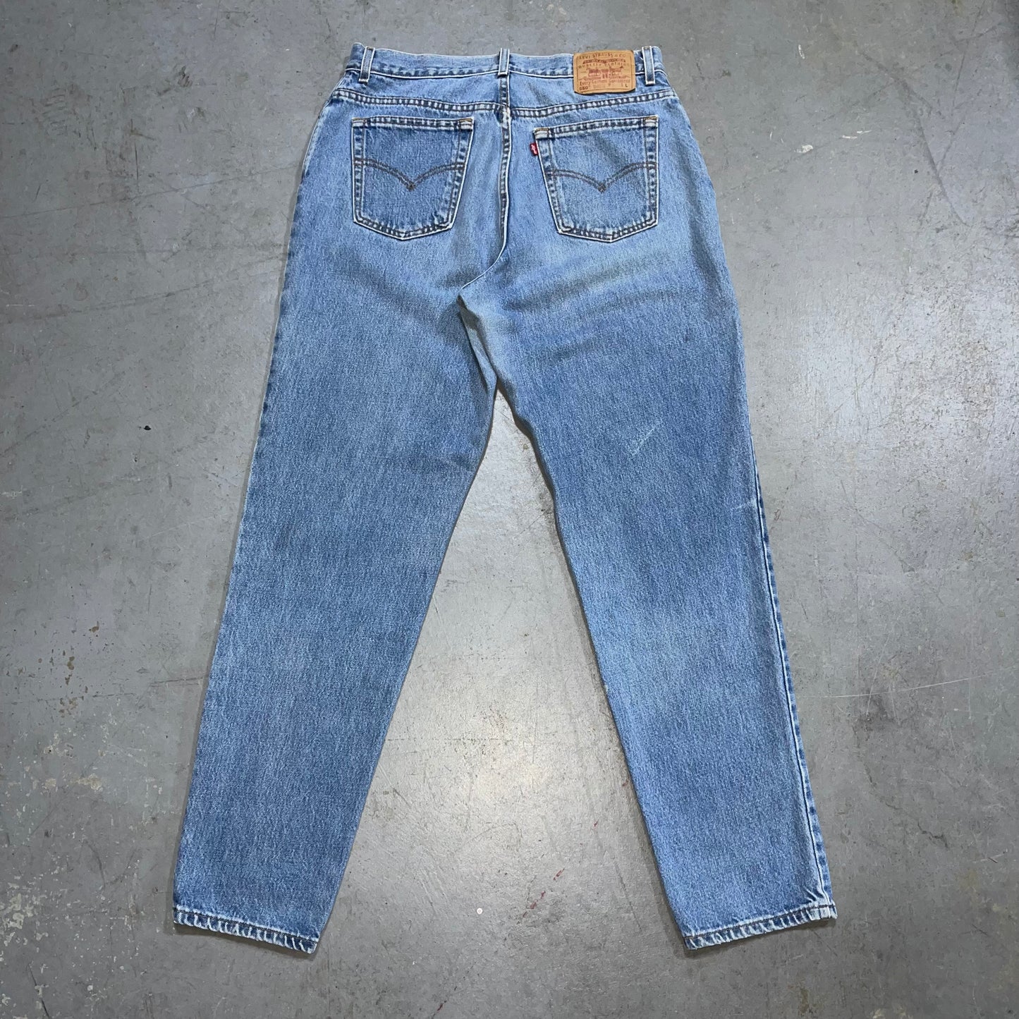 Vintage Y2K Levi’s 550 Relaxed Fit Tapered Leg Jeans. Size 16 Mis L