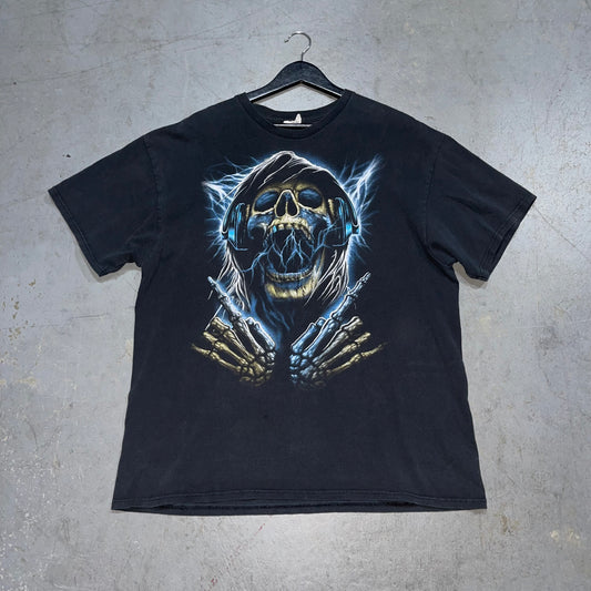 Y2K Skull T-Shirt. Size Large