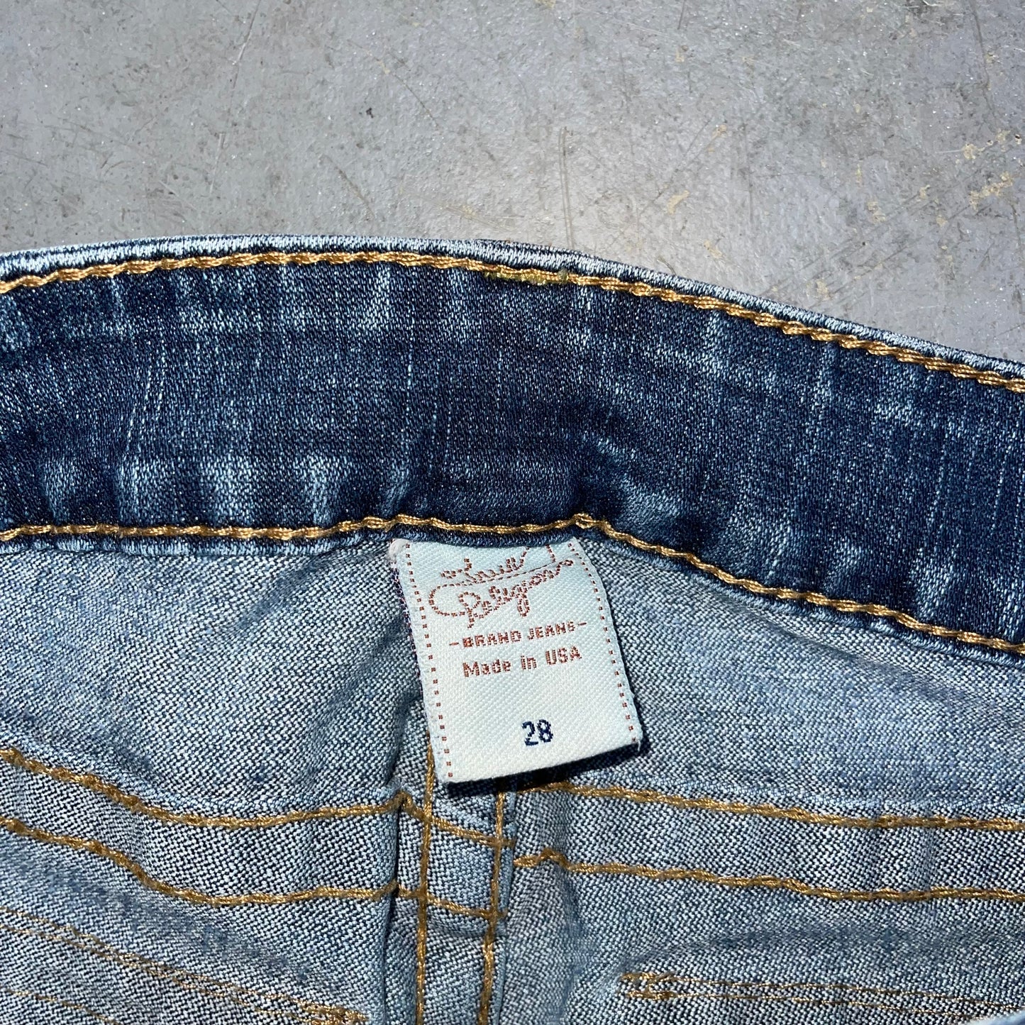 True Religion Jeans Woman’s Flared Jeans. Sz 28 RN#112790 CA#30427
