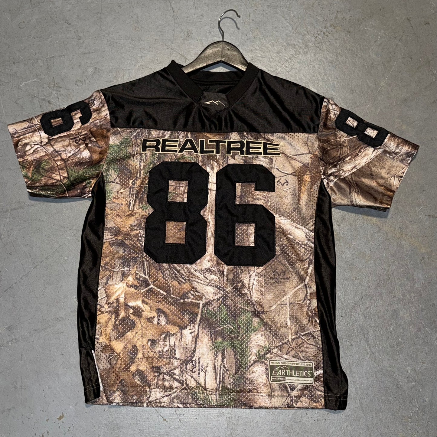 Realtree Earthletics Football Jersey. Size XL YOUTH