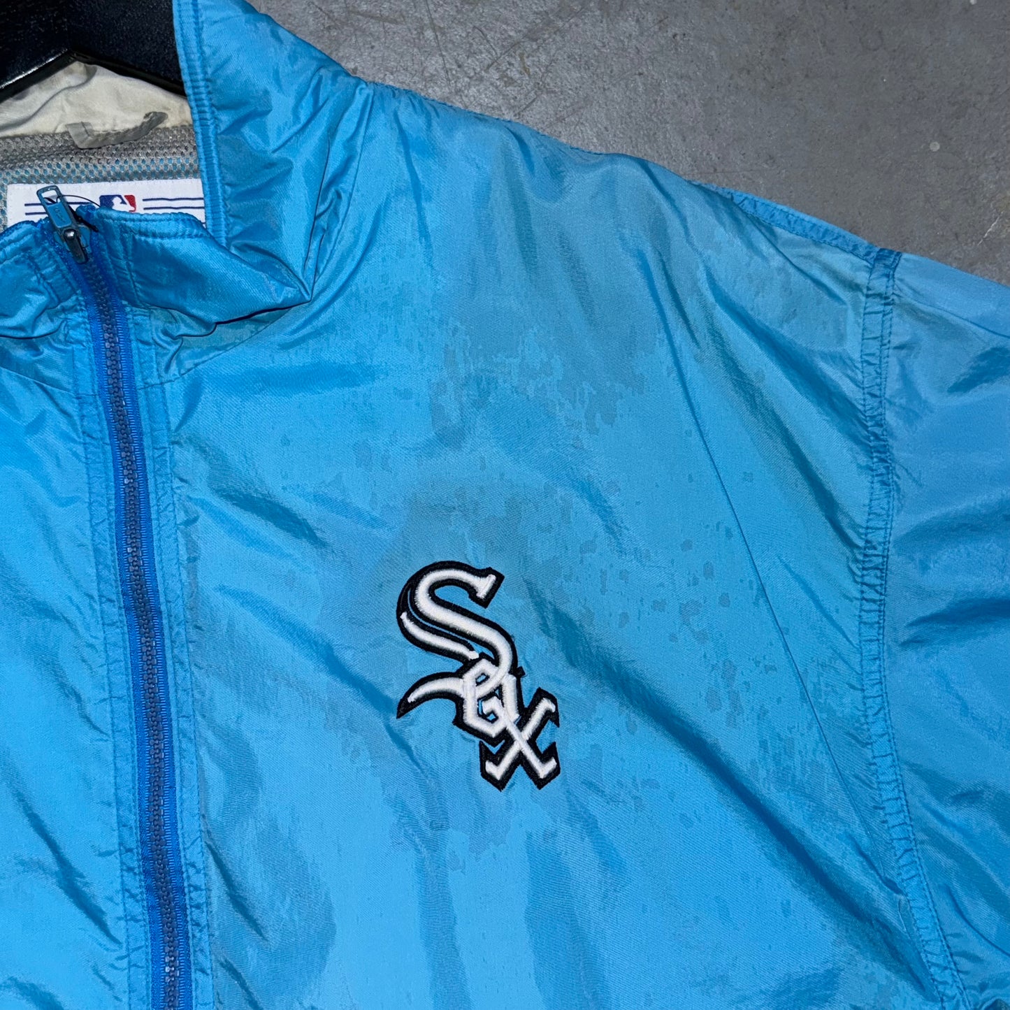 Vintage Chicago White Sox Pro Player Windbreaker. Size Medium