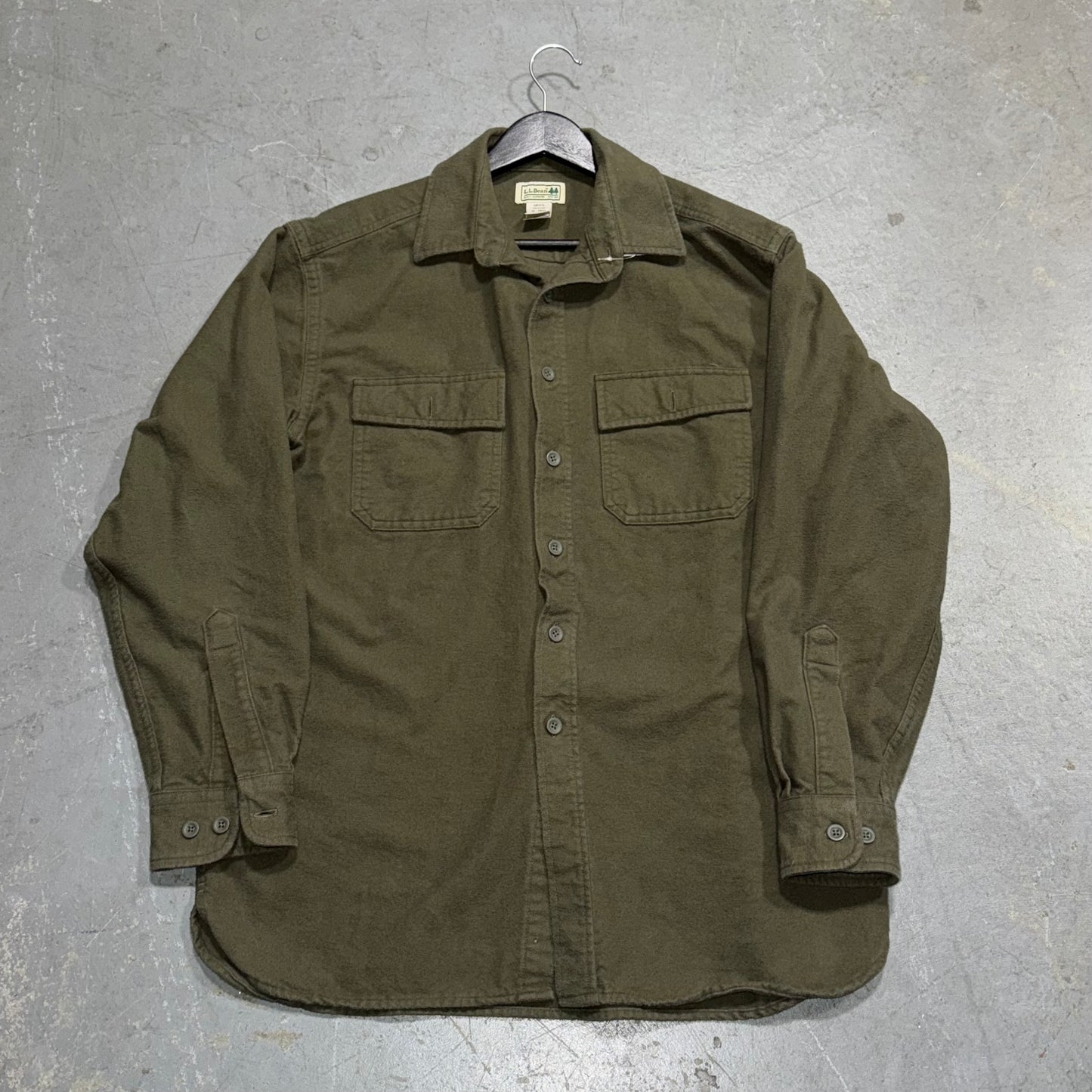 L.L.Bean 0 MT03 Olive Green Button Up Shirt. Size Med - Reg