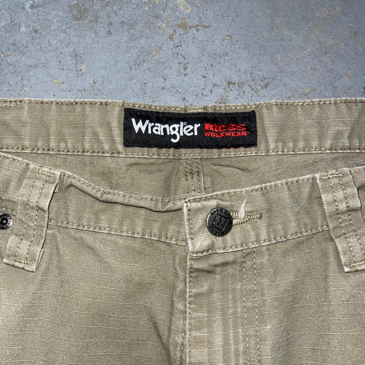 Wrangler Riggs Workwear Cargo Pants. Size 38x32