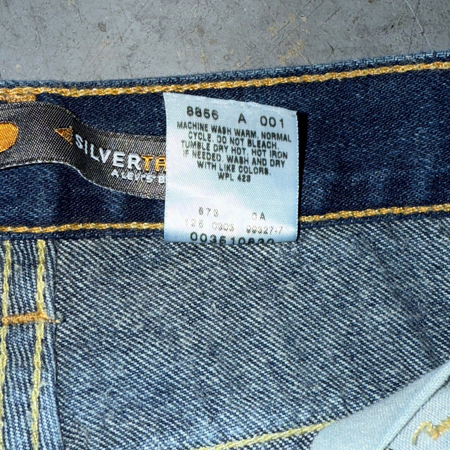 Vintage Y2K Levi’s Silvertab Baggy Jeans. Size 10 Regular 24x23