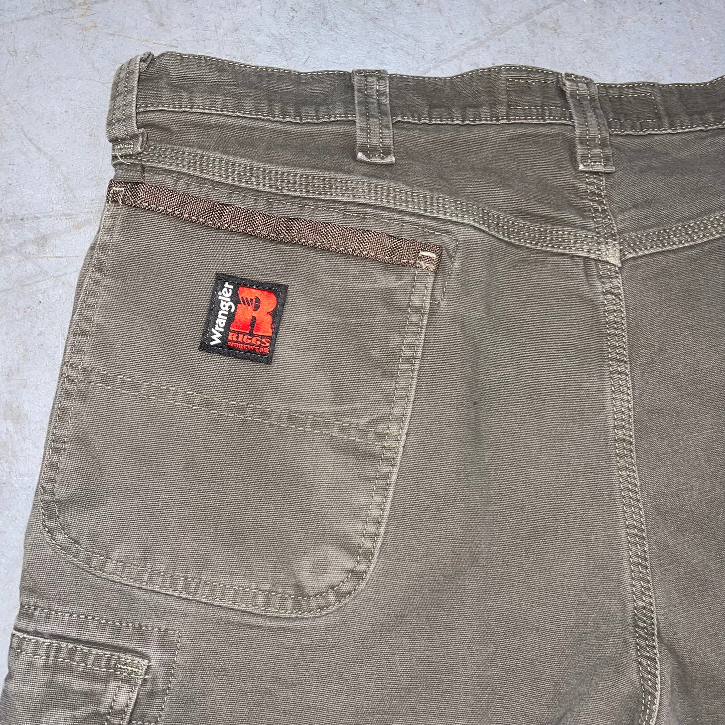 Wrangler Riggs Cargo Workwear Shorts. Size 38