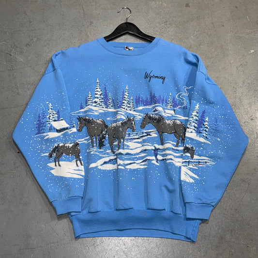 Vintage 90’s AOP Wyoming Winter Crewneck. Size L